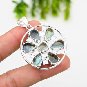 Colgante de plata esterlina de diseñador con ajuste de bisel de piedras preciosas facetadas de labradorita para joyería de moda de fiesta de boda con collar - Product Image 2