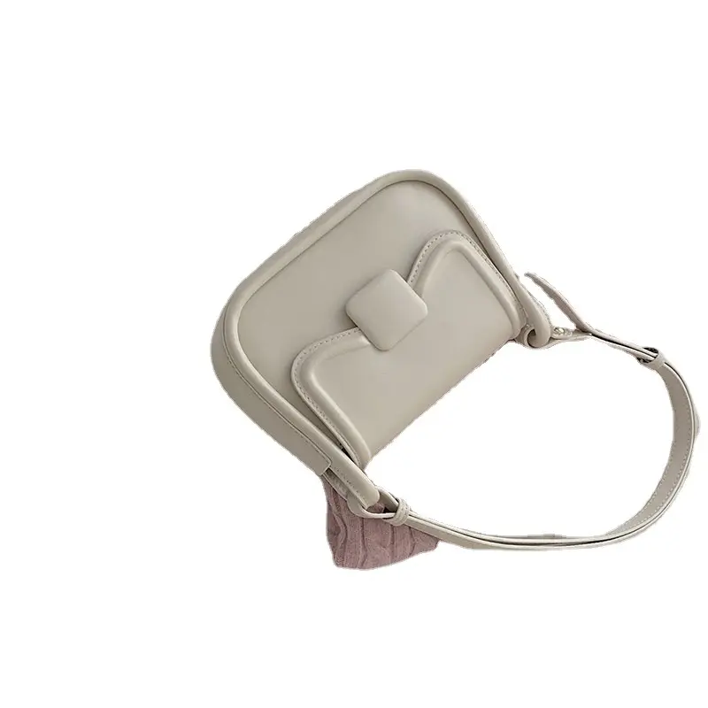 Nuevo bolso para axilas rosa suave de diseñador con alto valor estético, bolso de nicho con textura de alta gama