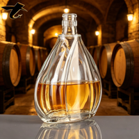 Bouteille de brandy plate de 750 ml de qualité alimentaire, légère, scellée au bouchon, sérigraphiée, vente directe, décanteur au design de luxe