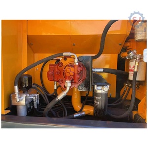 Excavatrice hydraulique sur chenilles Hyundai 220LC de 22 tonnes d'occasion, bien entretenue (système d'origine) - Expédition mondiale et excellent état en promotion - Product Image 5