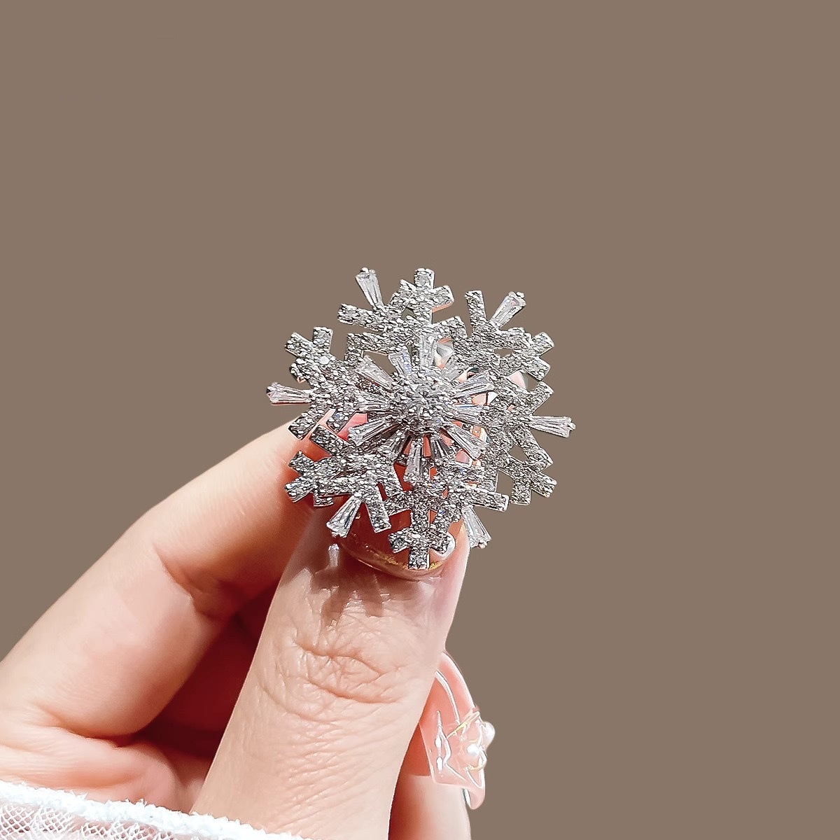 857 Rotating Snowflake
