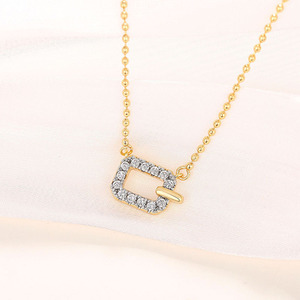 Collana con Ciondolo dal Design Traforato per Donne - Product Image 3