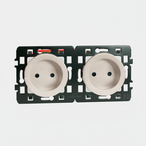 COMETE Enchufes y enchufes de titanio prémium precableados 2P + T de doble enchufe Premium TITANIUM - Product Image 1