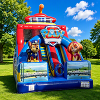 Toboggan aquatique gonflable commercial d'extérieur avec piscine à jets d'eau, grand design palmier tropical pour événements scolaires et location en extérieur