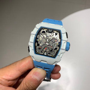 Los entusiastas que buscan detalles se harán con este reloj mecánico: líneas definidas, esfera clara, se esfuerza por dominar la escena. - Product Image 1