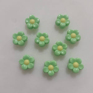 Perles colorées en acrylique en forme de tournesol à cinq pétales, faites à la main, pour bracelets, colliers et coques de téléphone – Prix usine - Product Image 6