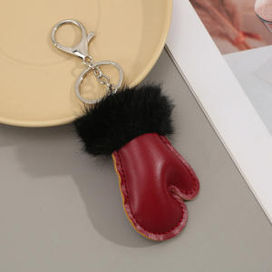Vente en gros <span class=keywords><strong>de</strong></span> gants mignons, porte-clés, pendentifs en cuir, ornements <span class=keywords><strong>de</strong></span> sac en forme <span class=keywords><strong>de</strong></span> gants <span class=keywords><strong>de</strong></span> <span class=keywords><strong>boxe</strong></span> en peluche double face pour l'automne et porte-clés - Product Image 4