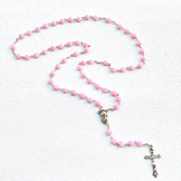 Élégant collier chapelet bleu roi émaillé de 6 mm avec croix, perles de prière de style religieux et perle rose en plastique