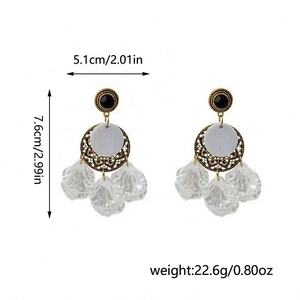 ต่างหูห้อยทรงระฆังเรขาคณิต ดีไซน์เก๋ ย้อนยุคสไตล์ฝรั่งเศส ชุบทอง  วัสดุอัลลอยคุณภาพสูง  สำหรับผู้หญิง  งานปาร์ตี้  ดีไซน์โดดเด่น  แบบโปร่ง - Product Image 3