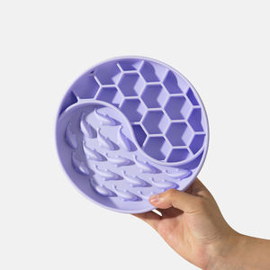 Juguete multifunción para perros con logo de pez de color personalizado, plato de enriquecimiento para perros y gatos, comedero lento redondo para perros con forma de pez - Product Image 5