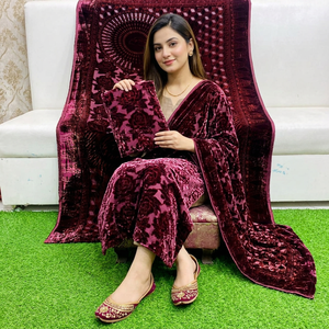 FASHIONISTA INTERNATIONAL Hermoso bordado Nakshi Dabka hecho a mano en cuero genuino, bordado y repujado, estilo pakistaní e indio. - Product Image 4