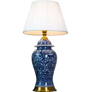 Lampe de table en céramique de grande taille, blanche et bleue, pour bureau d'étude - Product Image 1