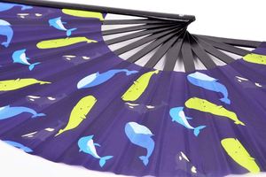Abanico Plegable Grande con Diseño de Ballena y Animales Marinos para Festivales, Discotecas, Fiestas, Bailes y Decoración - Product Image 3