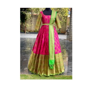 Qualité Standard Complet Cousu Zari Tissage Travail Motif Banarasi Robe pour les Femmes Disponible au Prix de Gros - Product Image 1