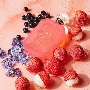 น้ำหอม <span class=keywords><strong>Kayali</strong></span> Eau De Parfum กลิ่นหอมหวาน กลิ่นดอกไม้ กลิ่นผลไม้ กลิ่นอบอุ่น ติดทนนาน ใช้ได้ทุกวัน ขนาด 100 มล. - Product Image 4