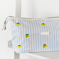 Bolso de Mano Personalizado con Bordado y Estampado de Rayas Azules y Blancas, Bolso de Maquillaje Living La Vida Lemon