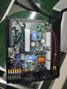 Inversor Híbrido de Red de 8kW 48V IP20, Pico de 12000W, Arranque a 145VDC, Corriente MPPT de 30A, Salida de 230VAC, Cadena Única - Product Image 3