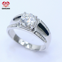 Obtenir le prix le plus récent Bague de Moissanite en or 10k personnalisée pour hommes Bague de mariage de luxe en Moissanite en vrac VVS avec diamant rond