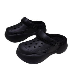 Zuecos Crocs con Plataforma, Negros, Suela Gruesa, Cálidos, Fáciles de Poner, Zapatos Cómodos de EVA para Mujer, para Uso Casual en el Hogar - Product Image 1