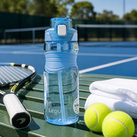 Bouteille Tritan personnalisée de 750 ml sans BPA avec infuseur à fruits, double couvercle, paille et buse, et verrou de sécurité pour le sport, les voyages et les activités de plein air