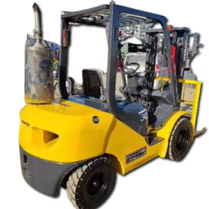Carretilla elevadora diésel Komatsu FD30 usada a bajo precio con mástil de dos etapas, cómoda y conveniente en buenas condiciones - Product Image 1