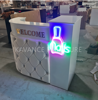 Meubles de salon, réception de salon en bois blanc de luxe, bureau de réception de salon à vendre avec logo LED