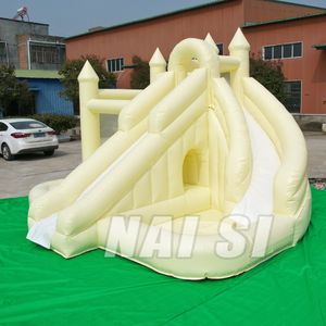 Château gonflable commercial jaune avec piscine à balles et toboggan pour fêtes d'anniversaire et événements de mariage - Product Image 2