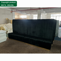 Sofá VIP para Discoteca, Tapizado en Terciopelo Negro, Respaldo Alto, con Mesa de Centro con Logotipo LED Iluminado, para Bar o Salón