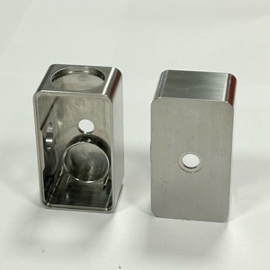 Llavero de Aleación de Aluminio con Diseño Personalizado, Mecanizado CNC y Brochado para Piezas de Maquinaria - Product Image 3