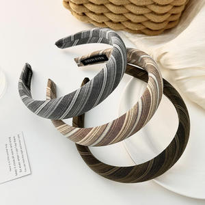 Serre-têtes de luxe en tissu écossais rétro pour l'automne et l'hiver, rembourrés en éponge, accessoires capillaires de créateur pour femmes et filles – Grande Vente - Product Image 2