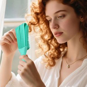 Cepillo de Pelo de Plástico con Ocho Filas Tipo Pulpo para Masaje y Desenredado, Venta al por Mayor de Fábrica para Mujeres - Product Image 3