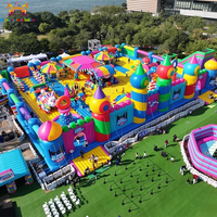 Terrain de jeu gonflable géant personnalisé pour l'extérieur, parcours d'obstacles, installation facile, enfants et adultes, matériau PVC, capacité de 100 personnes