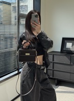 Proveedor de Bolsos de Cuero Encerado, Fábrica de Bolsos de Hombro Personalizados, Bolsos Cruzados Cuadrados Premium, Compras al por Mayor para Salas de Exhibición