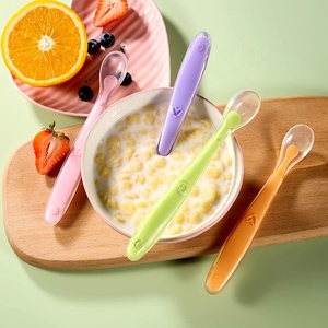 <span class=keywords><strong>Cuchara</strong></span> de silicona de grado alimenticio curvada suave Natural OKSILICONE, cucharas de alimentación, <span class=keywords><strong>cuchara</strong></span> de bebé de silicona de entrenamiento para niños - Product Image 4
