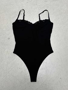 เสื้อกล้ามทรงพอดีตัว แต่งผ้าลูกไม้ สีพื้น สำหรับผู้หญิง สไตล์สาวเซ็กซี่  ใส่สบายช่วงฤดูร้อน  ความยาวเหนือเข่า  เหมาะสำหรับใส่ไปเที่ยวคลับ - Product Image 2