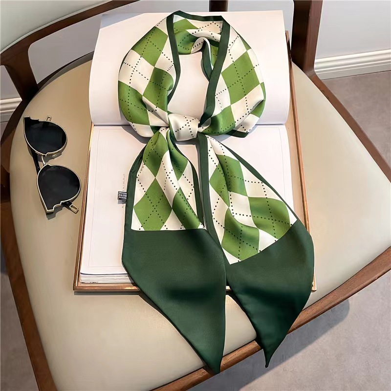 11 green diamond-145