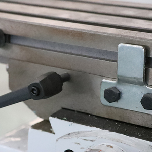 Máquina de Perforación y Fresado de Columna Redonda con Transmisión por Correa ZAY7025, Alimentación Automática Vertical, en Venta - Product Image 3