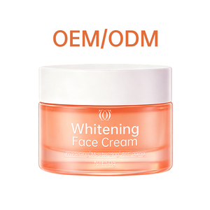Sérum Éclaircissant Personnalisé à l'Arbutine et Vitamine C 50ml – Peau Ternie, Teint Unifié, Soin Visage Raffermissant, Hydratation Longue Durée - Product Image 1