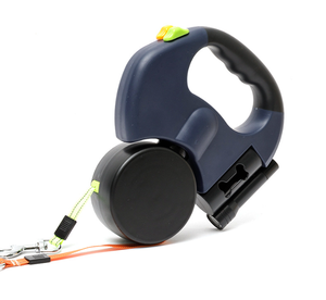 Guinzaglio retrattile doppio cane con luce a Led e sacchetti per cacca - Product Image 1