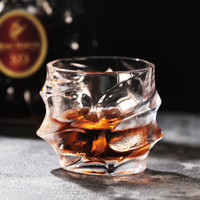 Vente en gros, Offre Spéciale, En stock : Verre à whisky rotatif en cristal personnalisé, Gobelet à whisky, Verres à whisky avec logo personnalisé