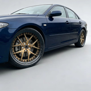 Ruedas <span class=keywords><strong>de</strong></span> aleación forjadas <span class=keywords><strong>de</strong></span> 2 piezas <span class=keywords><strong>de</strong></span> la fábrica SenYao, centro dorado, borde <span class=keywords><strong>de</strong></span> fibra <span class=keywords><strong>de</strong></span> carbono, tornillos negros para modelos personalizados, PCD 5x114.3 5x120 - Product Image 2