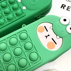 Trousse à crayons en silicone pour enfants, motif dessin animé mignon, anti-stress à bulles, pour l'école - Product Image 3
