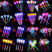 Vente en gros de ballons Bobo lumineux étanches à piles, bâtonnets lumineux LED clignotants pour cadeaux de fête, utilisation en extérieur
