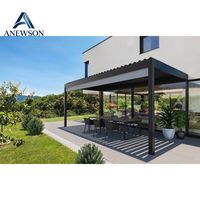 Pergola extérieure en aluminium à lames orientables avec auvent en verre