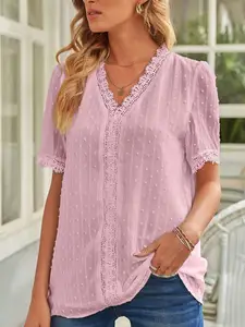 Camisa de chiffon elegante com borda de renda fina, top temperamento com decote em V fresco, cor sólida de manga curta