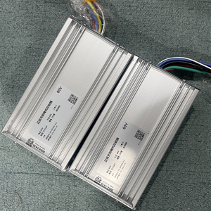   ชุดควบคุมมอเตอร์ไซค์ไฟฟ้า Yunli 60V 50A แบบไร้แปรงถ่าน คลื่นไซน์ พร้อมแผงหน้าปัดและคันเร่ง สำหรับดัดแปลงสกู๊ตเตอร์ไฟฟ้ามอเตอร์คู่ จากโรงงาน - Product Image 1