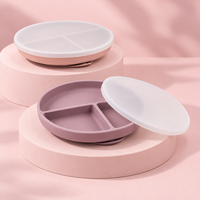 Assiette ronde en silicone pour bébé avec couvercle, trois compartiments pour les repas des tout-petits, logo personnalisé, vente en gros