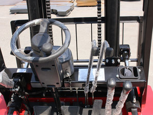 Carrello elevatore Diesel Hangcha A35 resistente, capacità di carico 3500kg, costruzione robusta per i porti - Product Image 5