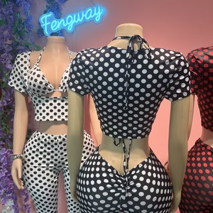 Nouvel ensemble 3 pièces sexy pour femme 2026 : crop top à manches courtes imprimé pois et patchwork, et pantalon - Product Image 5