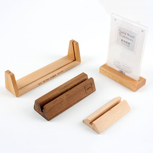 Nhà Máy Chất Lượng Cao Tùy Chỉnh Khắc Logo Rắn Gỗ Bàn Lịch Cơ Sở Bàn Gỗ Đứng Cho Menu Thẻ Gỗ Chủ - Product Image 5